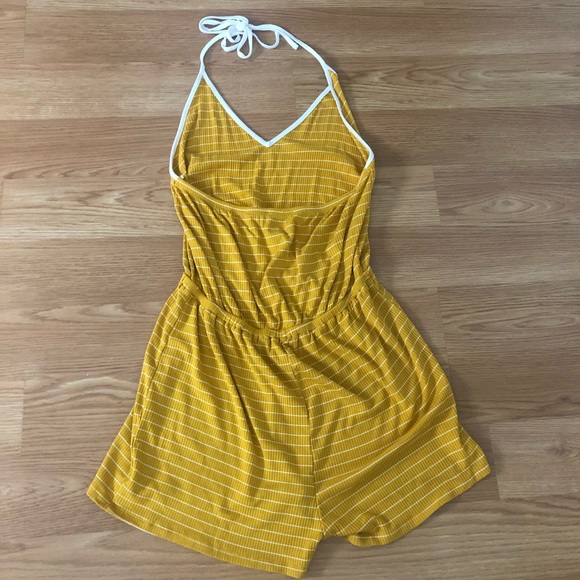 forever21 yellow halter romper size medium💛 - Picture 4 of 5